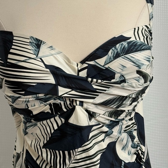 La Blanca Women's Moment of Zen Tankini Top, Blue and Green Print, Size 20W - Picture 5 of 6